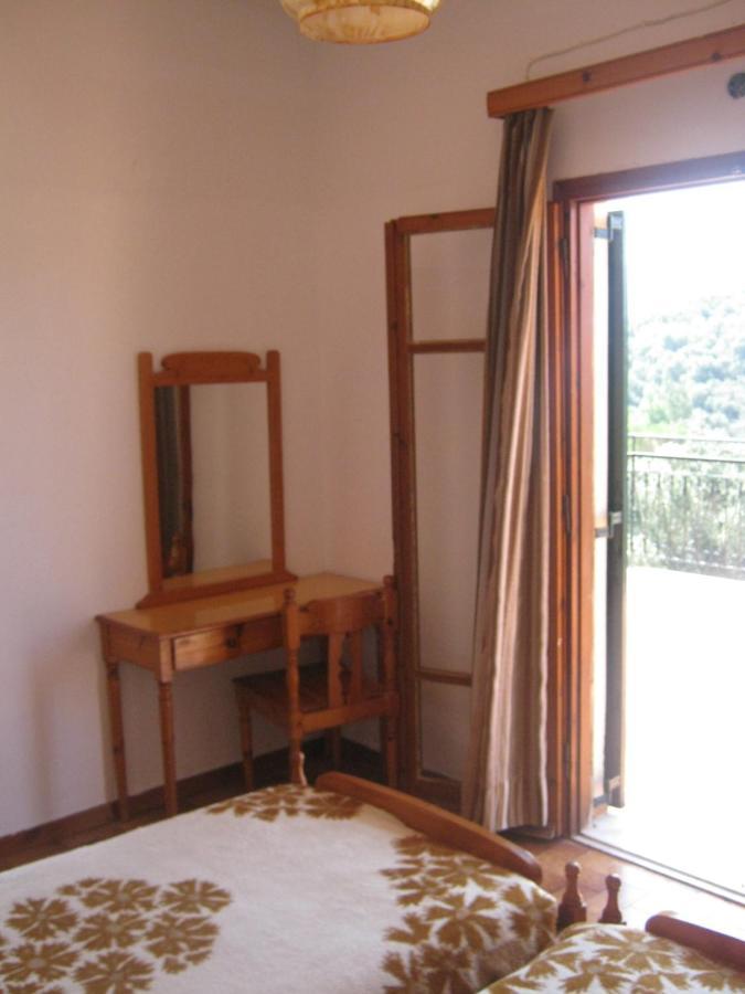 פאלאוקסטריצה Elena Apartments מראה חיצוני תמונה